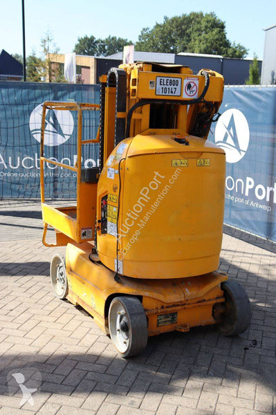 JLG 8E aerial platform