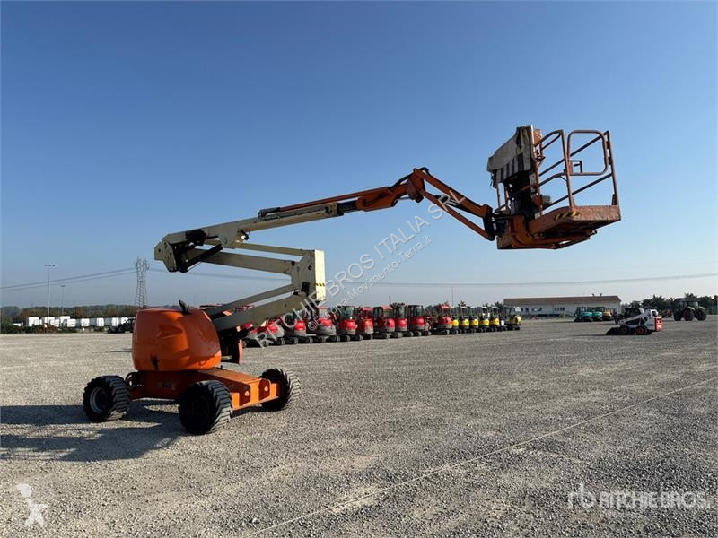 JLG Articulating Boom Lift aerial platform