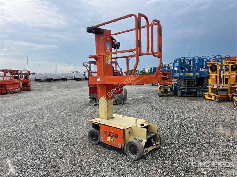 升降机 JLG Vertical Mast Lift