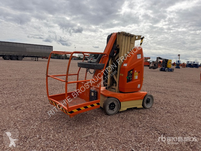 升降机 JLG 10E