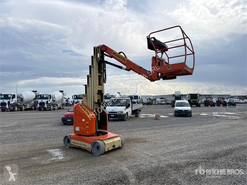 升降机 JLG 12E Vertical Mast Lift