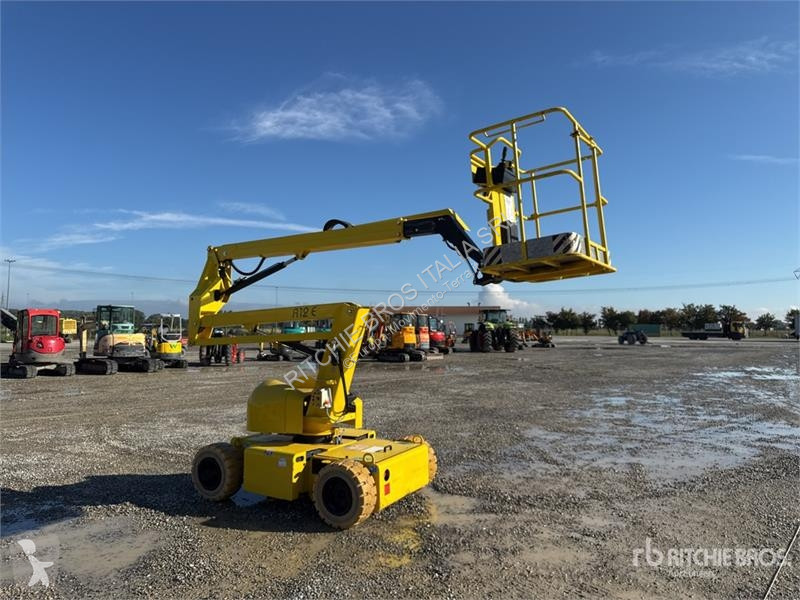 升降机 Airo A12E Electric Articulating Boom Lift