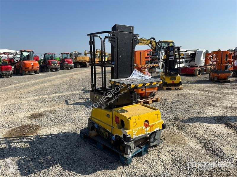 升降机 Airo V5 E Vertical Mast Lift