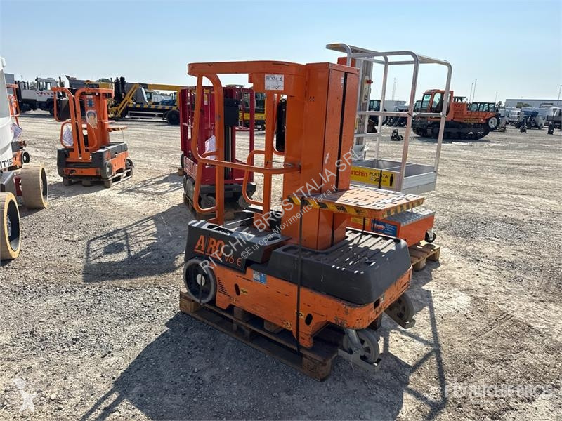 升降机 Airo V6 E Vertical Mast Lift