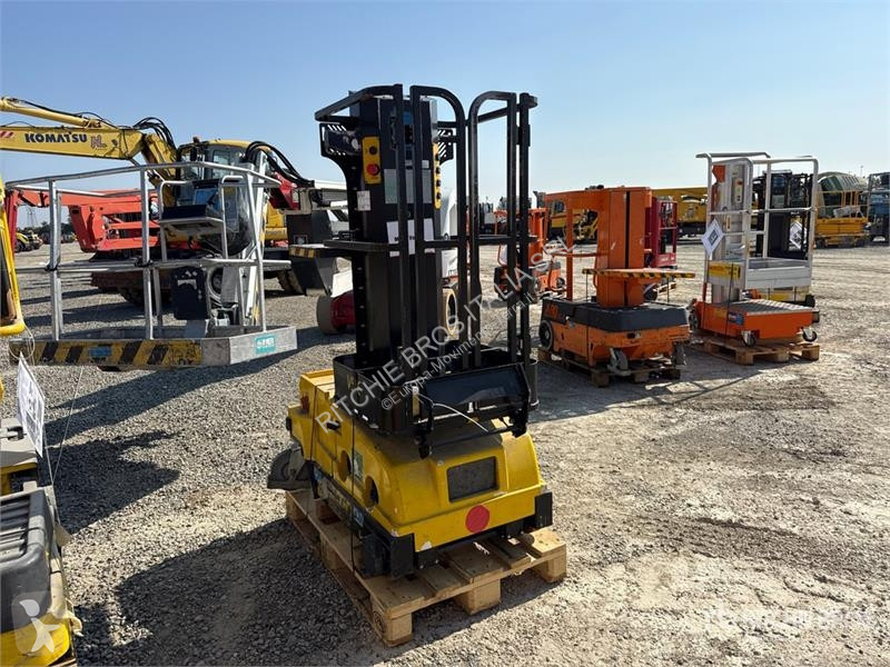 升降机 Airo V5 E Vertical Mast Lift