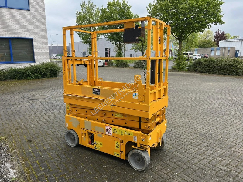 Nacelle Genie electric scissorlift 2007 Year