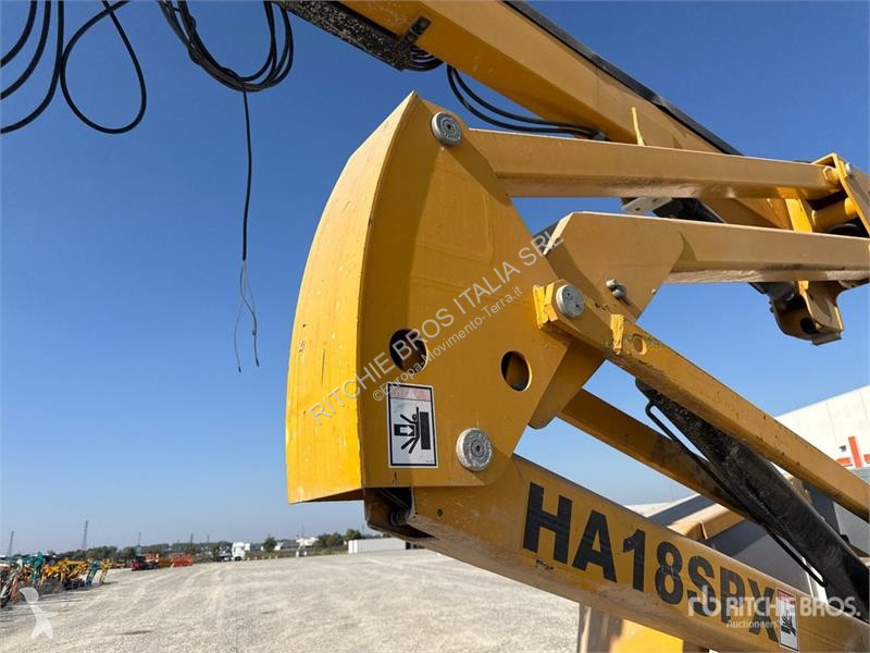 Emelőkosár Haulotte Articulating Boom Lift