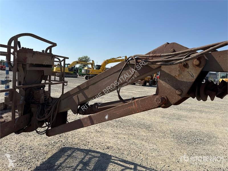 JLG Telescopic Boom Lift aerial platform