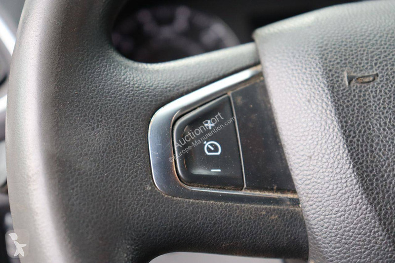Plataforma elevadora Renault KLUBB KL32