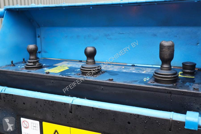 منصة تلسكوبية Genie Diesel, 4x4x4 Drive, 40.1m...