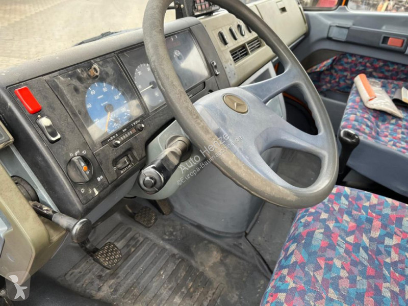 Camión Mercedes Vario 612 D Hubarbeitsbühne...
