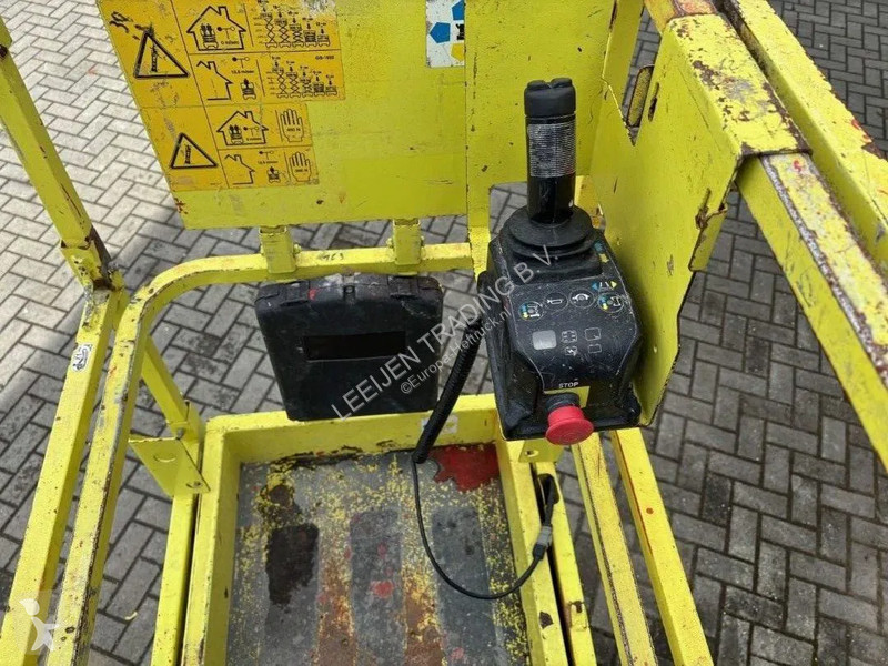 Nacelle Genie Electric scissorlift 2008 Year