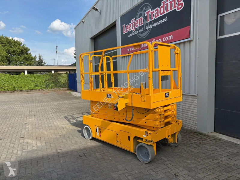 Nacelle Genie Electrical scissorlift 2005 Year