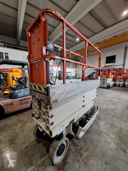 Piattaforma aerea JLG