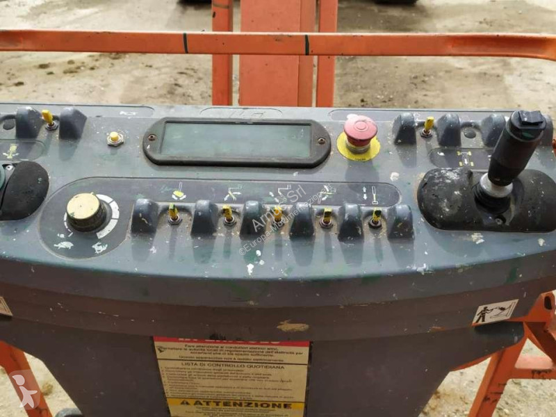 Piattaforma aerea JLG
