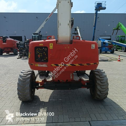 Piattaforma aerea JLG