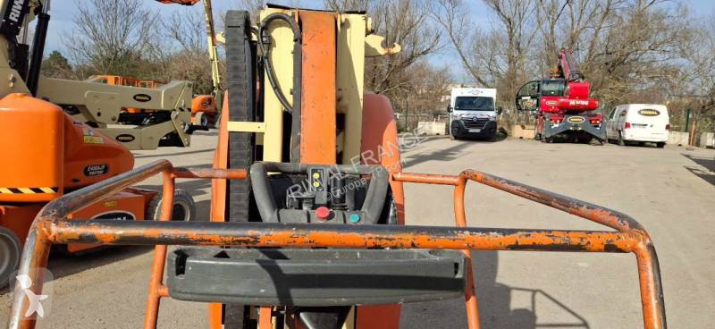 Piattaforma aerea JLG T10E
