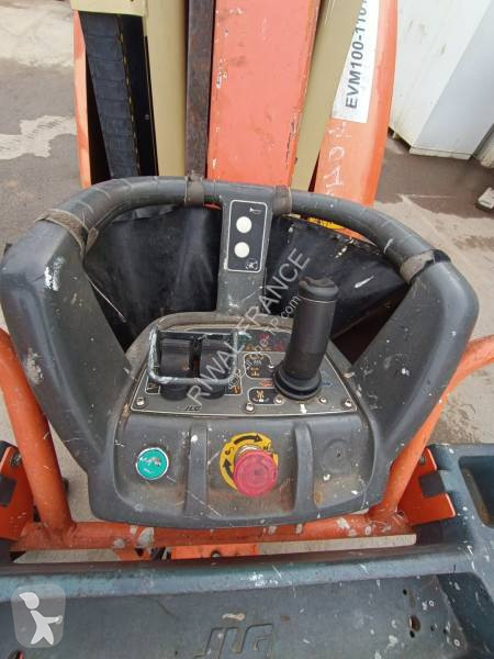 Piattaforma aerea JLG T10E