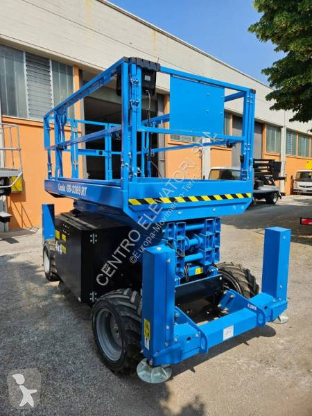 Piattaforma aerea Genie GS 3369 RT