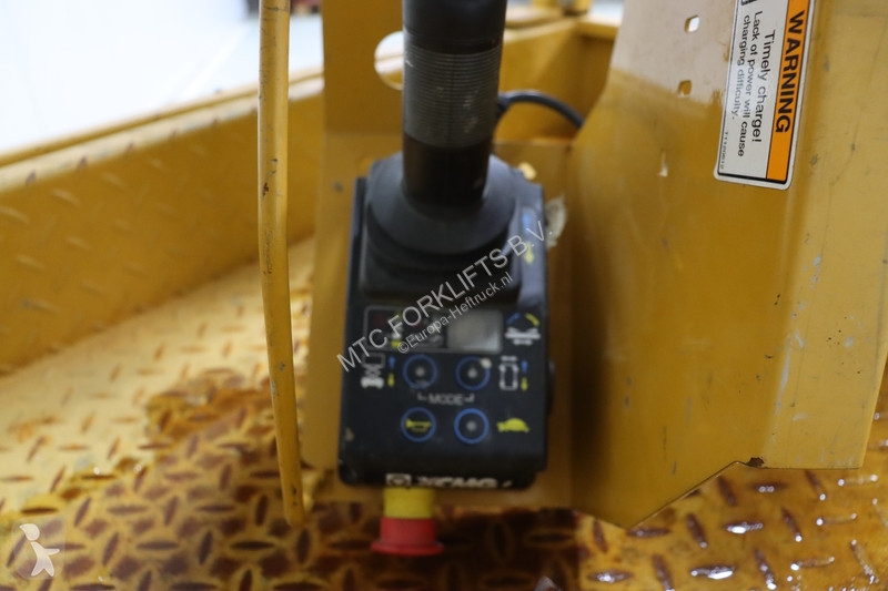 منصة تلسكوبية XCMG XG0807AC