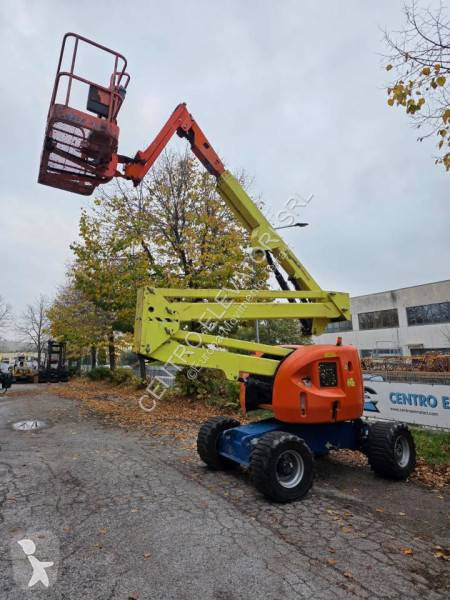 Piattaforma aerea JLG 450 AJ