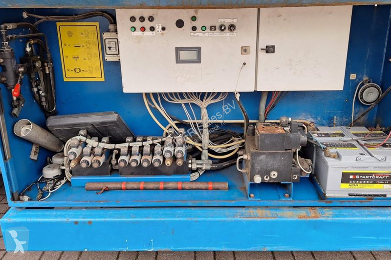 منصة تلسكوبية Hollandlift Megastar G320DL30...