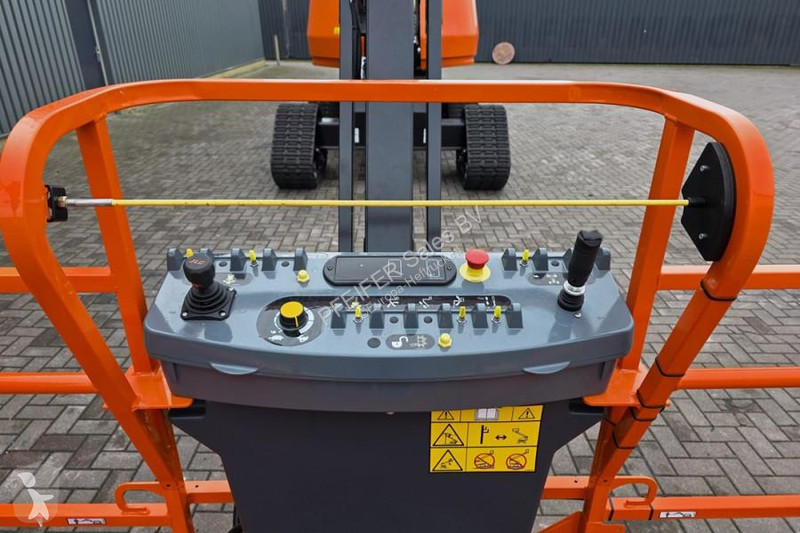 منصة تلسكوبية JLG Quad Tracks Also Available...