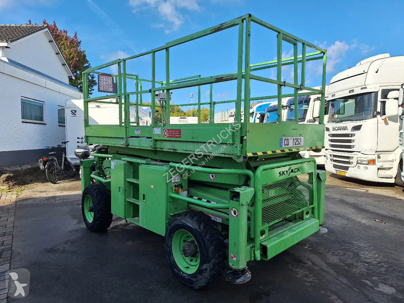 Hoogwerker Skyjack SD 8831
