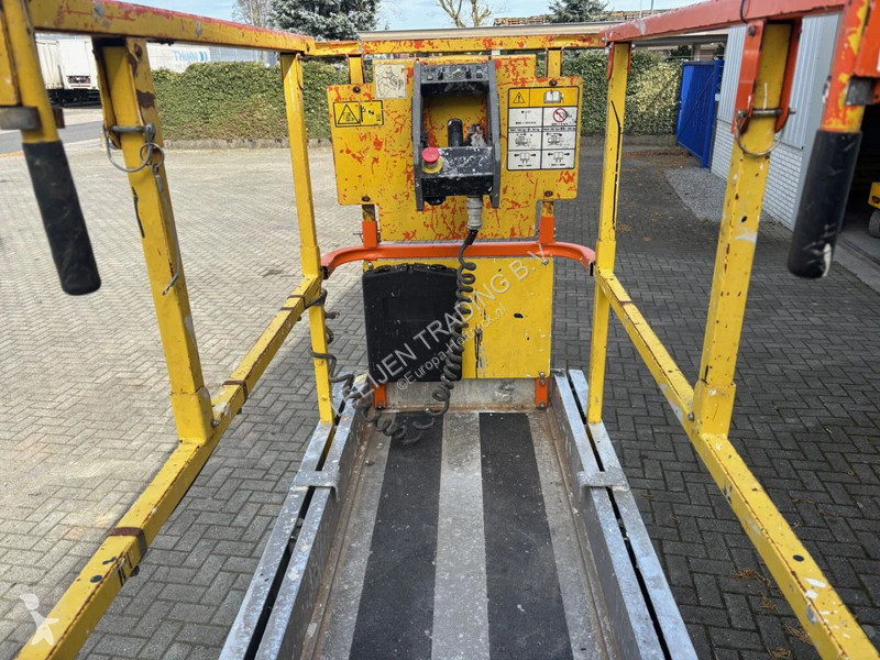 منصة تلسكوبية JLG Electric scissorlift 2010 year