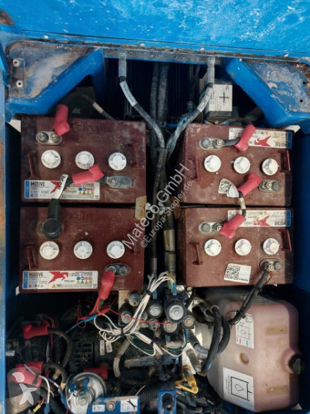 منصة تلسكوبية Skyjack SJ12