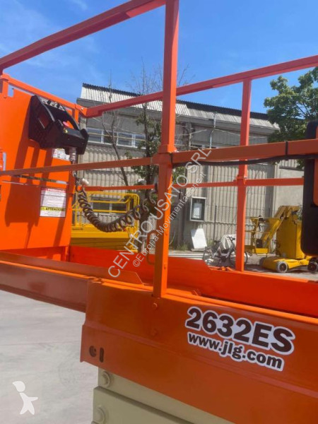 Piattaforma aerea JLG 2632ES