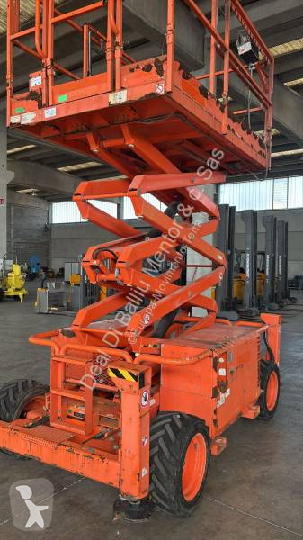 منصة تلسكوبية Skyjack SJ 6826RT