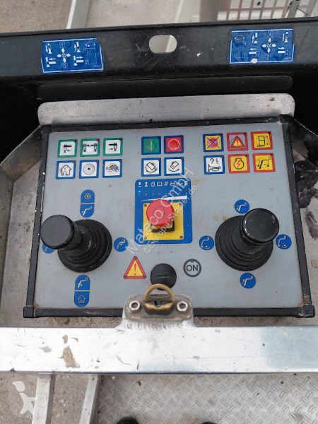 منصة تلسكوبية Palfinger P 210 BK / NISSAN CABSTAR