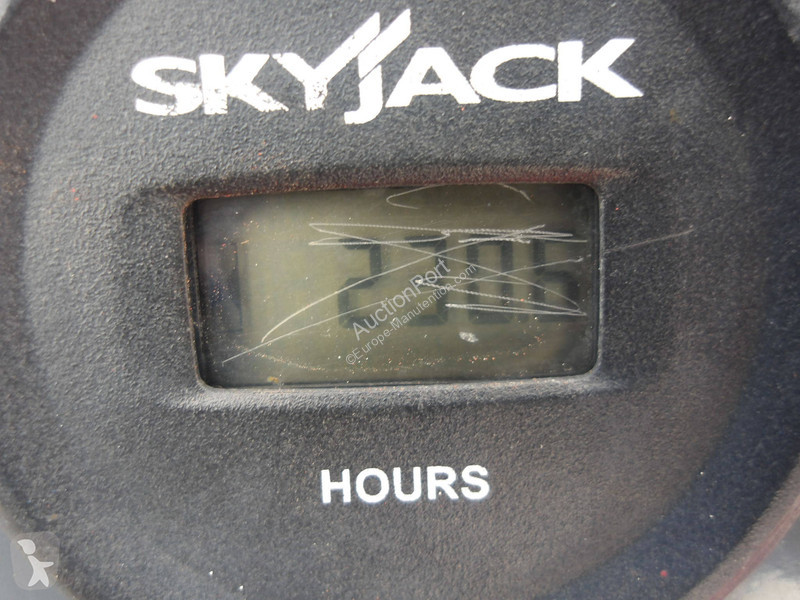 منصة تلسكوبية Skyjack SJ16