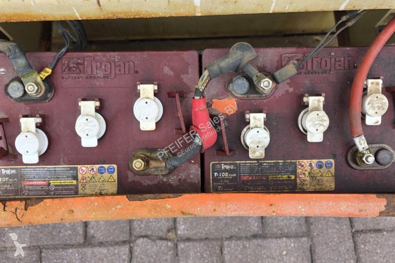 منصة تلسكوبية JLG Electric, 11.7m Working...