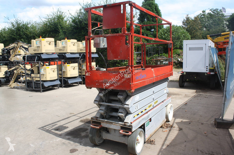 منصة تلسكوبية Skyjack SJ3226
