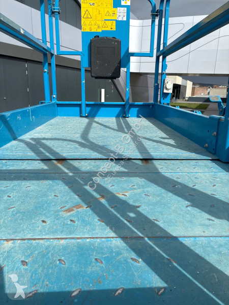 منصة تلسكوبية Genie GS 3246