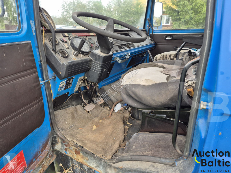 Vysokozdvižná plošina Renault JK 75