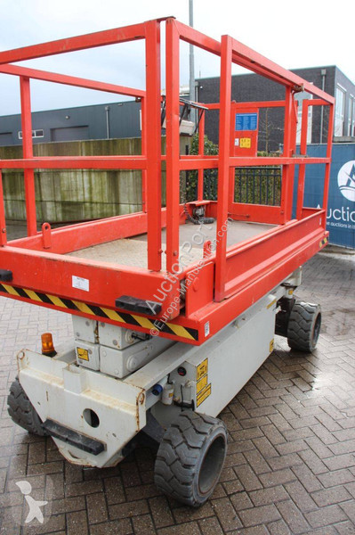 Plataforma elevadora Hollandlift MONOSTAR Y-64EL14