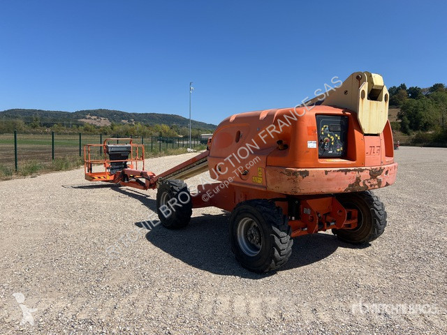 Автовишка JLG