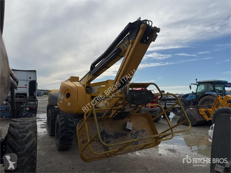升降机 Haulotte Articulating Boom Lift (Inoperable)