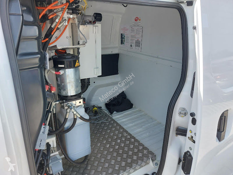 منصة تلسكوبية Klubb K20 / NISSAN NV200