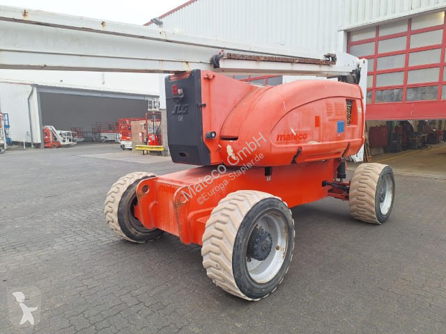 Piattaforma aerea JLG