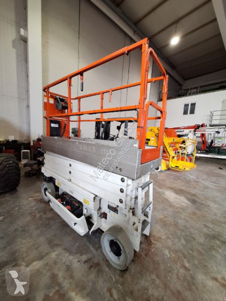 Piattaforma aerea JLG