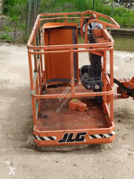 Piattaforma aerea JLG