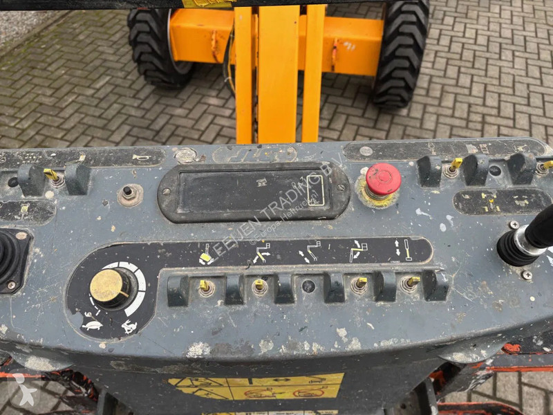 منصة تلسكوبية JLG Diesel 4x4 articulated...