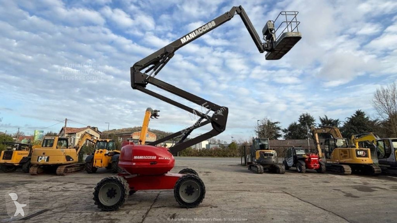 منصة تلسكوبية Manitou