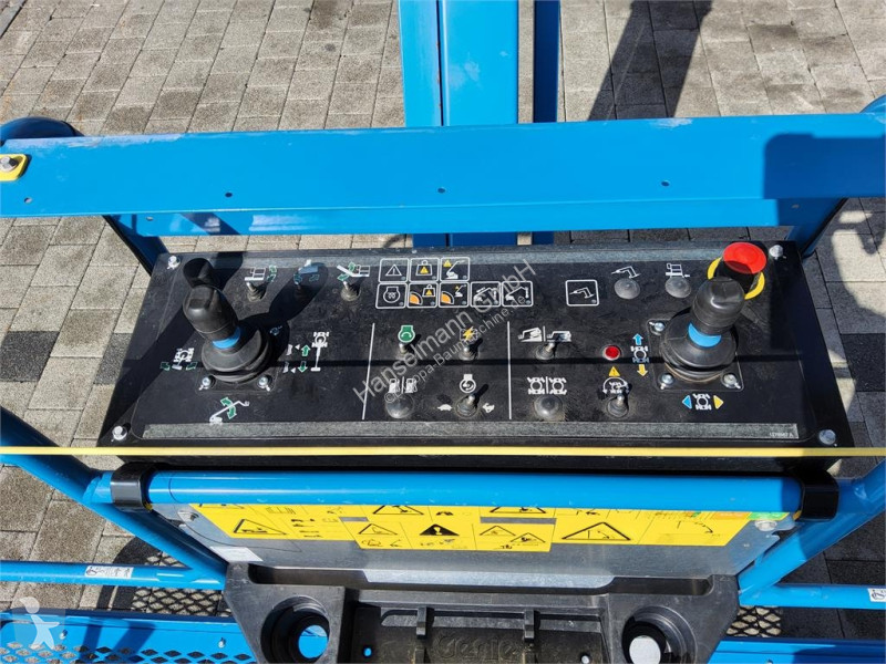 منصة تلسكوبية Genie TraX