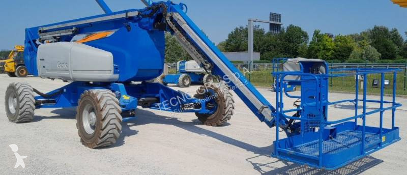 منصة تلسكوبية Genie ZX135/70