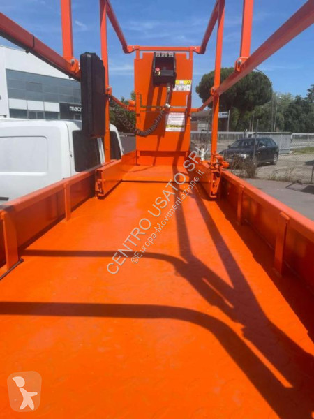 Piattaforma aerea JLG 2632ES